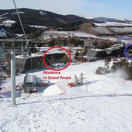 Appartement Studio Avec Vue Sur Les Pistes A St Jean Montclar